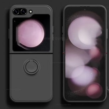 Plastikinis dėklas su žiedu ir kameros apsauga - juodas (Samsung Z Flip 6/Z Flip 7 Fe) Plastikinis dėklas su žiedu ir kameros apsauga - juodas (Samsung Z Flip 6/Z Flip 7 Fe)